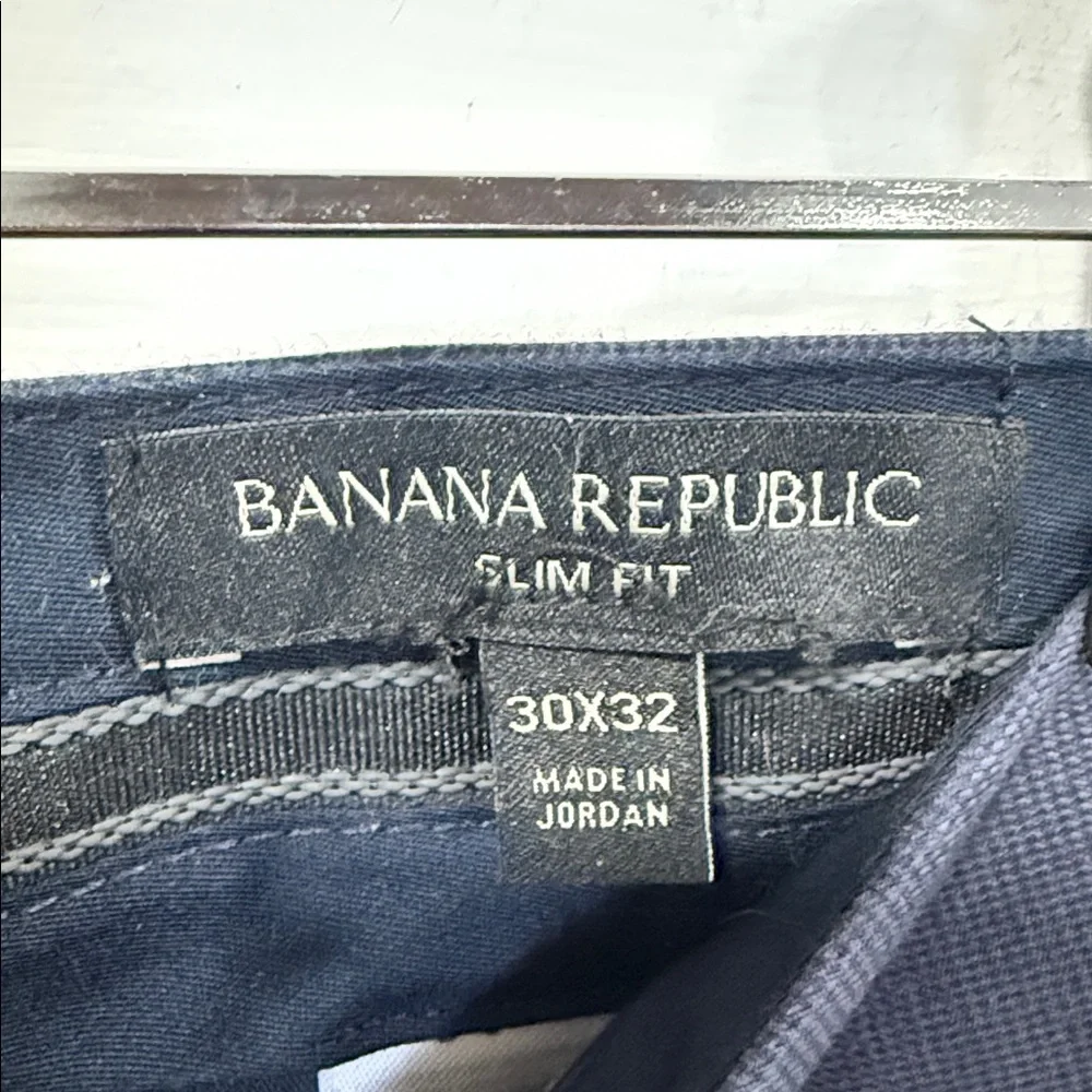 Banana Republic banana features hook